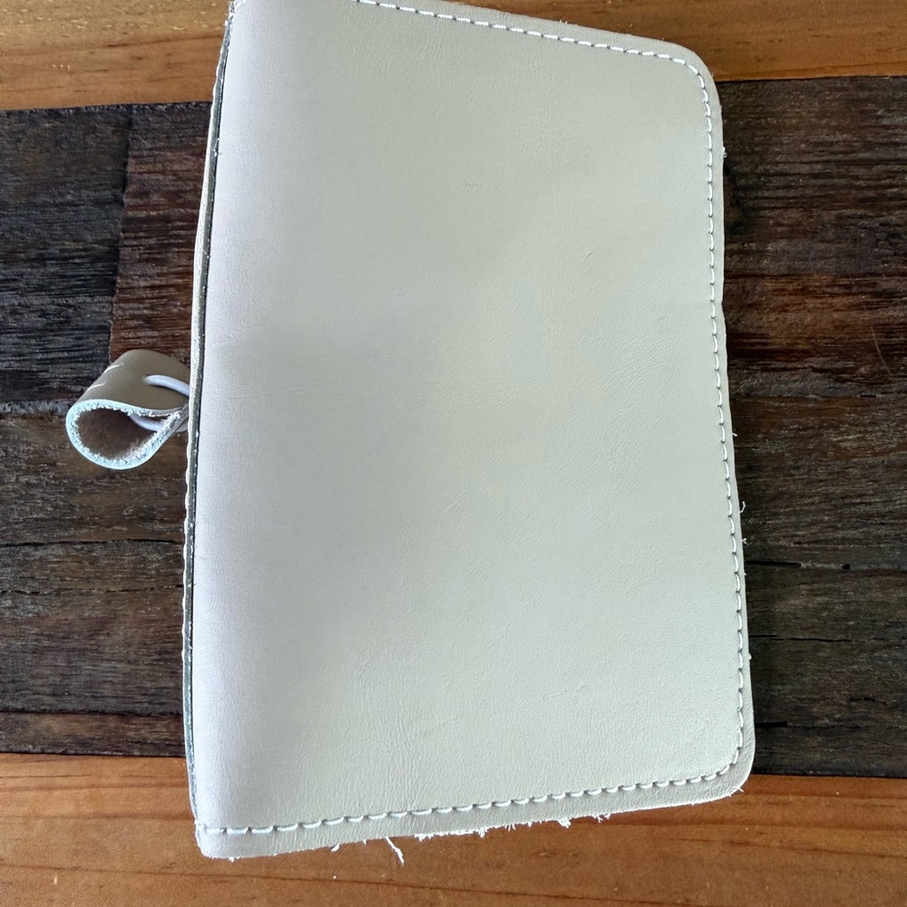 Foxy Fix Leather Beige/Champagne 6 × 4 String Travelers Notebook Made in USA